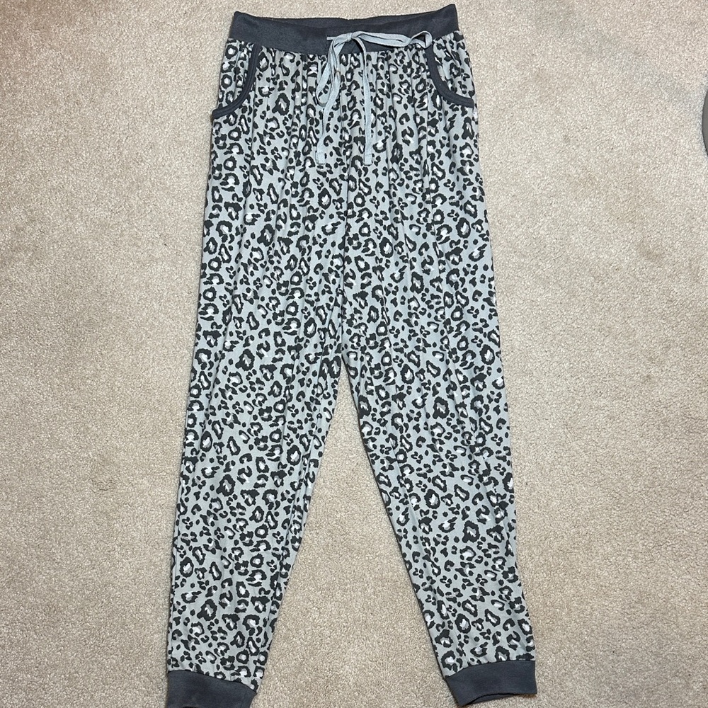 3/$10 💜 Leopard Print pajama pants girls 14